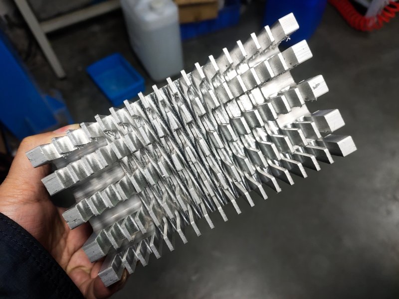 固态继电器散热片半成品