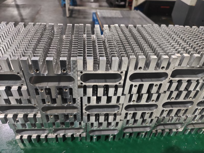 固态继电器散热片半成品