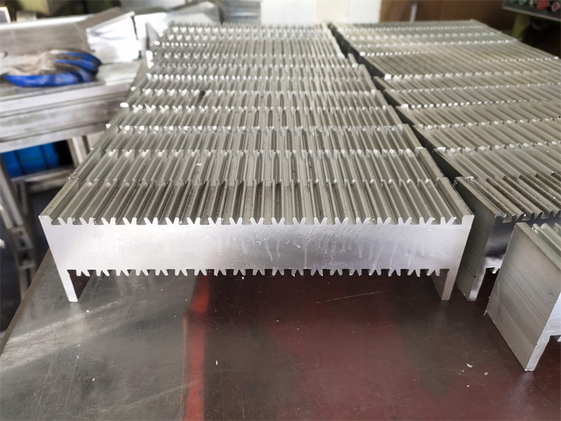 挤压开模定制散热器91视频美女午夜黄片免费视频