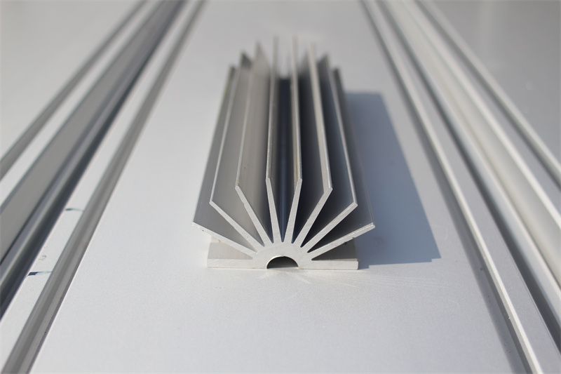 太阳花91视频美女午夜黄片免费视频散热器